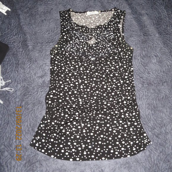 Ricki's black polkadot top, size XS - Picture 1 of 4